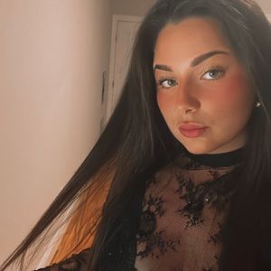 Meet your Posher, Lara